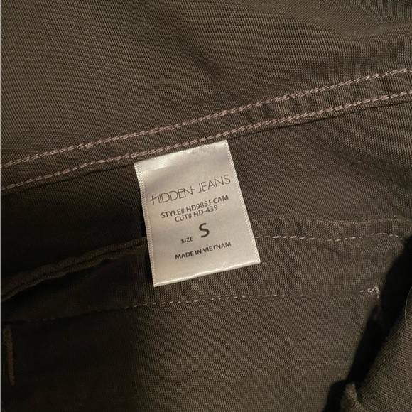 Hidden, Mixology, camouflage jean jacket, cropped, fitted, frayed hem - Picture 7 of 8